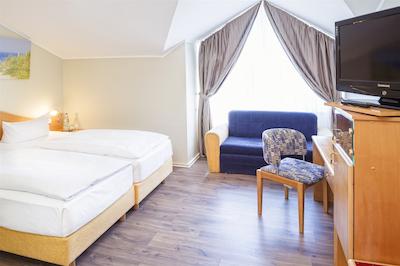 نردیک هتل دنیسهر هف