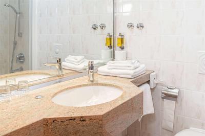 نردیک هتل دنیسهر هف