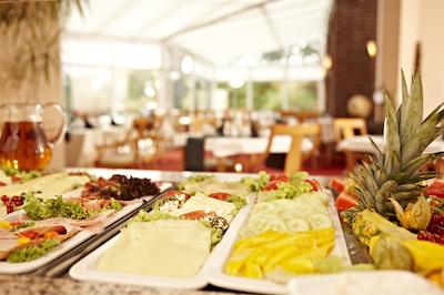 نردیک هتل دنیسهر هف