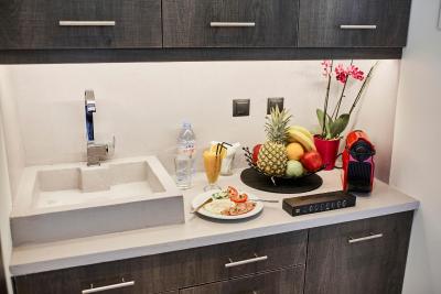 د آتن ادیشن لاکچری سوئیتس