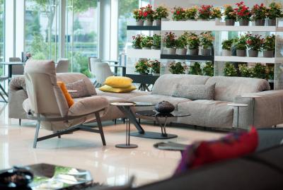 اتنیوم پالاس اند لاکچری سوئیتس