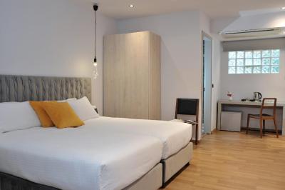 اتنیوم پالاس اند لاکچری سوئیتس