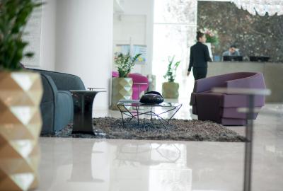 اتنیوم پالاس اند لاکچری سوئیتس