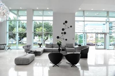 اتنیوم پالاس اند لاکچری سوئیتس