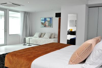 اتنیوم پالاس اند لاکچری سوئیتس