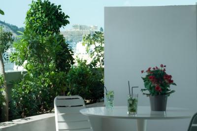 اتنیوم پالاس اند لاکچری سوئیتس