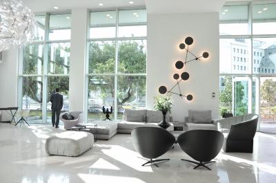 اتنیوم پالاس اند لاکچری سوئیتس