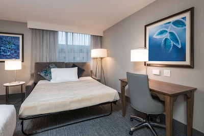 هموود سویتز بای هیلتون اُتاوا دونتون