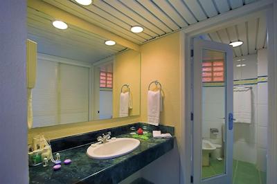 ملی لاز انتیلاز