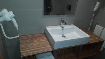 بگونویل هتل مارماریز