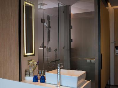 نیووتل بانکوک سوخومویت 4