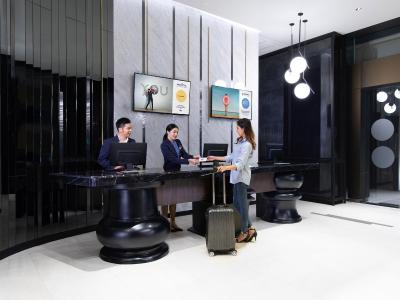 نیووتل بانکوک سوخومویت 4