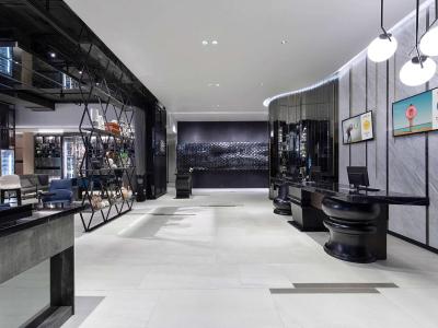 نیووتل بانکوک سوخومویت 4