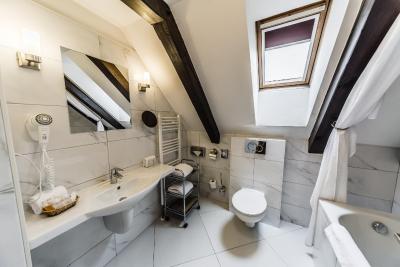 ارچیبالد ات د چارلز بریج