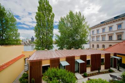 ارچیبالد ات د چارلز بریج