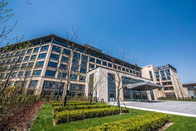 کیو-باکس هتل شانگهای سانجیاگانگ