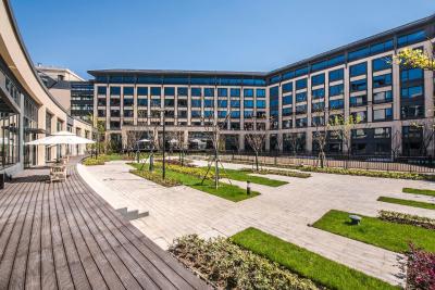 کیو-باکس هتل شانگهای سانجیاگانگ