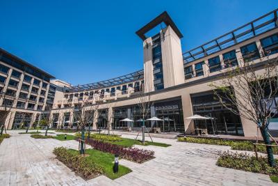 کیو-باکس هتل شانگهای سانجیاگانگ