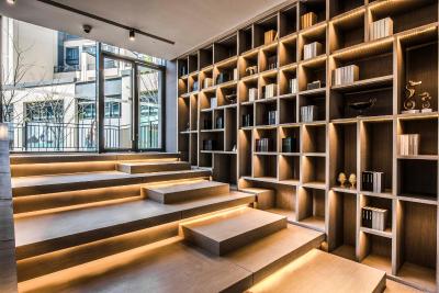 کیو-باکس هتل شانگهای سانجیاگانگ