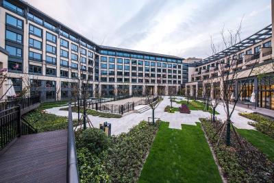 کیو-باکس هتل شانگهای سانجیاگانگ