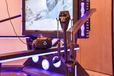 کیو-باکس هتل شانگهای سانجیاگانگ