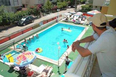 کلوب اکو اپارت