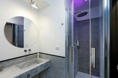 رلیز ویتریا کلنا