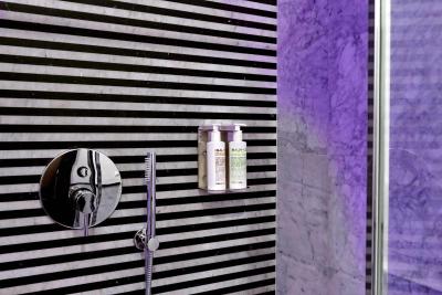 رلیز ویتریا کلنا