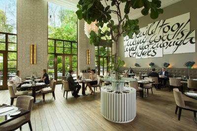 د چارلز هتل