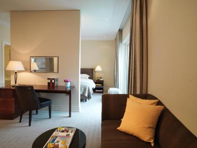 د چارلز هتل