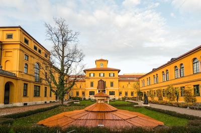 د چارلز هتل