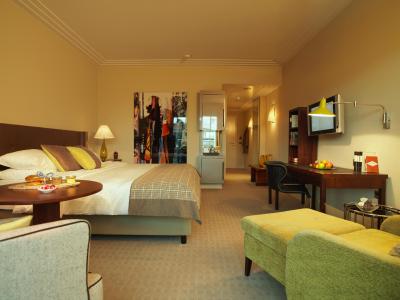 د چارلز هتل