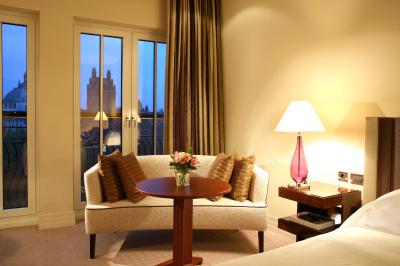 د چارلز هتل