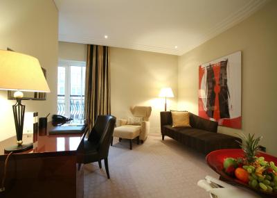 د چارلز هتل