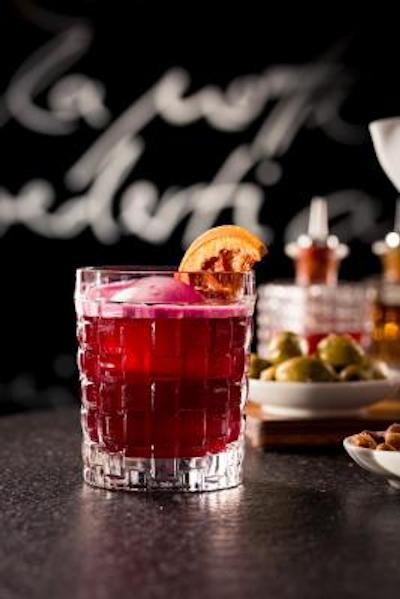 د چارلز هتل