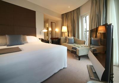 د چارلز هتل