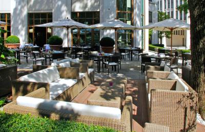 د چارلز هتل