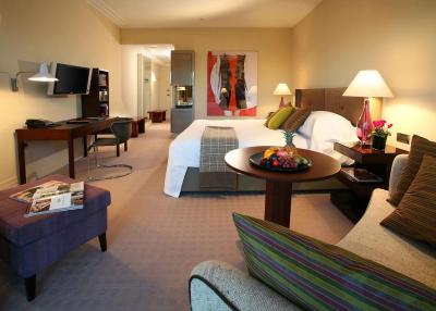 د چارلز هتل