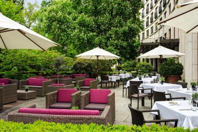 د چارلز هتل