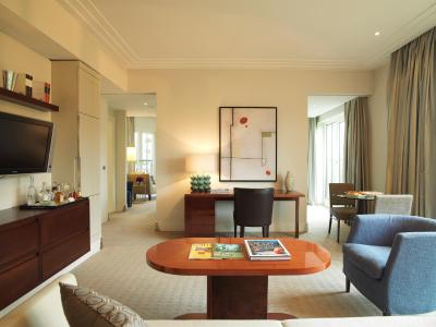 د چارلز هتل