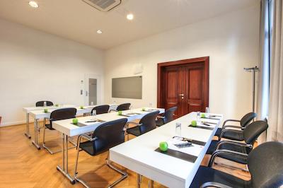 رلکسا هتل بلوو هامبورگ