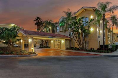 لا کوینتا این تامپا ب پینلاز پارک کلیرواتر