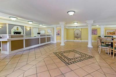 لا کوینتا این تامپا ب پینلاز پارک کلیرواتر