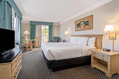 لا کوینتا این تامپا ب پینلاز پارک کلیرواتر