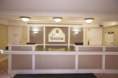 لا کوینتا این تامپا ب پینلاز پارک کلیرواتر