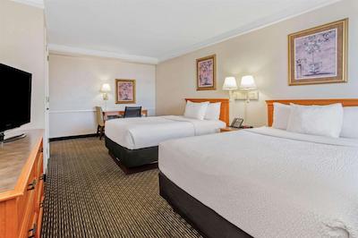 لا کوینتا این تامپا ب پینلاز پارک کلیرواتر