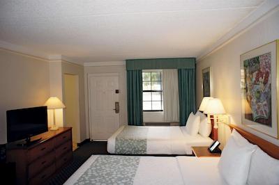 لا کوینتا این تامپا ب پینلاز پارک کلیرواتر