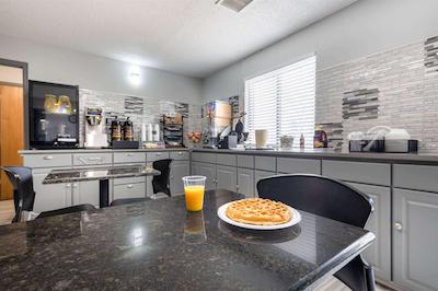 سوپر 8 کانساز سیتی آیرپرت