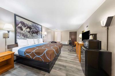 سوپر 8 کانساز سیتی آیرپرت