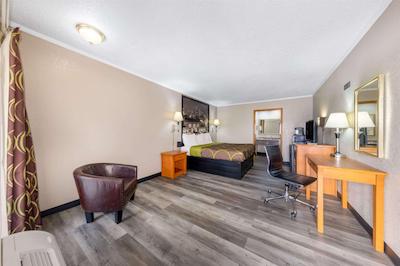 سوپر 8 کانساز سیتی آیرپرت